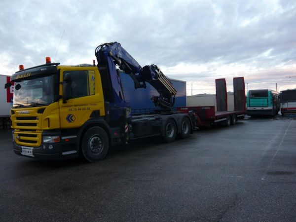 GRUE 80T AVEC REMORQUE